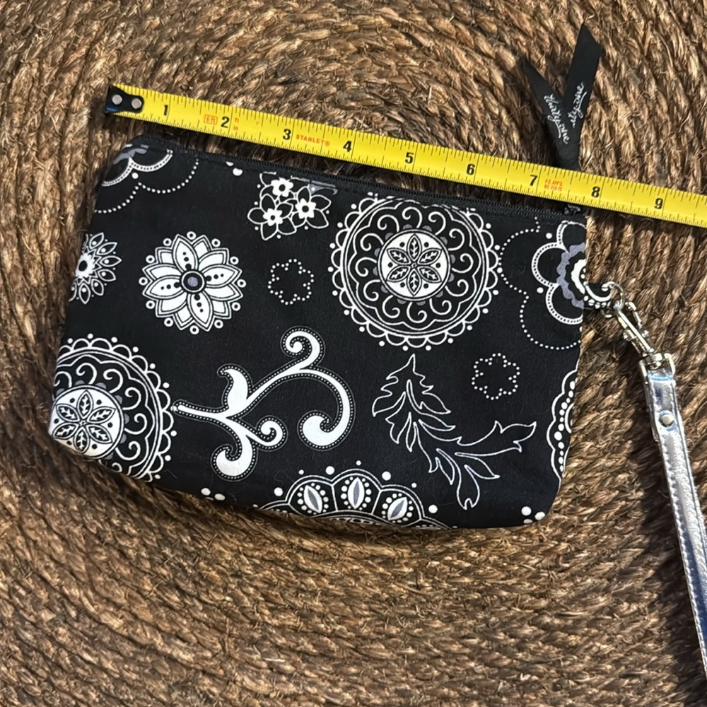 Thirty-One Zippered Pouch - Picture 3 of 4